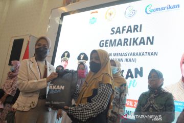 Safari gemar makan ikan