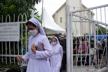 Ibadah Jumat Agung di Gereja Katedral Makassar tetap berlangsung