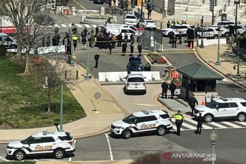 Terobos barikade Gedung Capitol AS, pengemudi mobil ditembak polisi