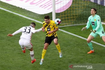 Asa empat besar Dortmund memudar seusai dipecundangi Frankfurt