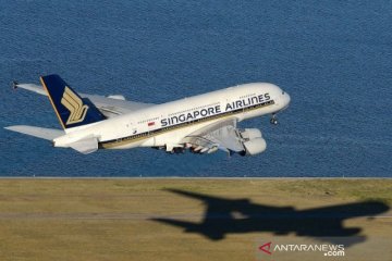 Hong Kong sementara larang masuk Singapore Airlines karena COVID