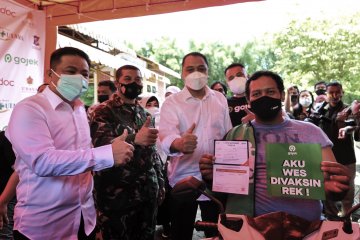 Pemkot Surabaya fasilitasi pihak sediakan tempat vaksinasi COVID-19