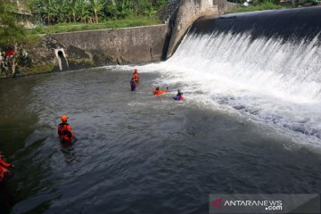 Tim SAR cari korban hanyut di Dam Mrican Sungai Gajahwong