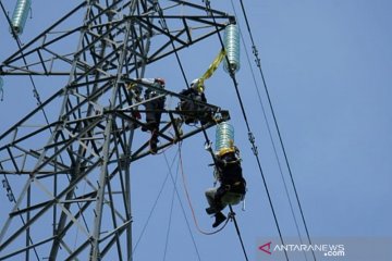 PLN telah menyalakan 82 persen gardu terdampak bencana di NTT