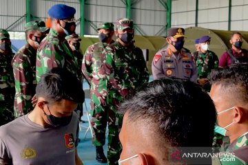 558 anggota TNI/Polri di Natuna disuntik vaksin COVID-19 AstraZeneca