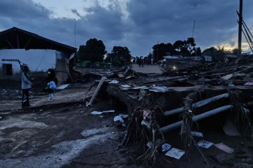 Pekik takbir menandai penemuan jenazah terakhir di Waiburak