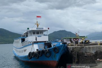 Pelabuhan Larantuka gerbang masuk bantuan logistik menuju Adonara