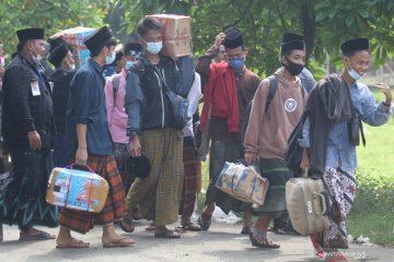 Libur tahun ajaran baru, 15 ribu santri Lirboyo dipulangkan