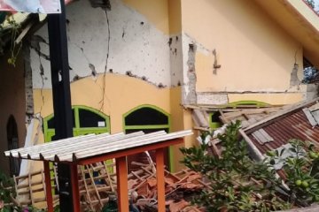 Sejumlah bangunan di Kabupaten Blitar rusak terkena gempa bumi