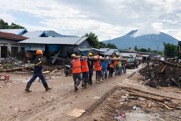 Listrik separuh wilayah terdampak bencana di Adonara telah menyala