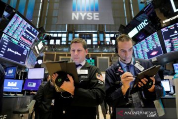 Wall Street berakhir lebih rendah, tergerus saham teknologi