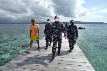 DANLANTAMAL VIII MANADO TINJAU KANDIDAT KAMPUNG BAHARI NUSANTARA