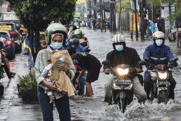 Genangan air akibat saluran drainaase buruk