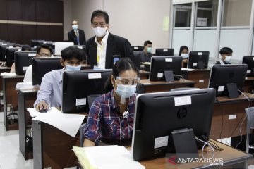 Ujian Tulis Berbasis Komputer SBMPTN di UNS Solo