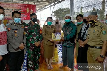 127 masjid-ponpes di Kota Singkawang mendapat bantuan Ramadhan