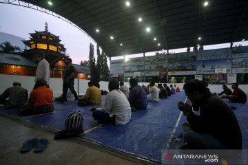 Buka puasa di Masjid Muhammad Cheng Ho Surabaya