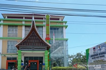 Baznas Padang sediakan sembako untuk fakir yang rajin ibadah ke masjid