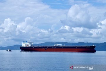 Kapal tanker raksasa pengangkut minyak Pertamina tiba di Indonesia