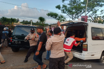 Polisi evakuasi mayat mengapung dan anak tenggelam di Banda Aceh