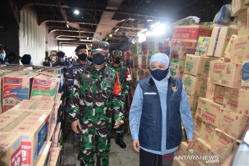 KRI Tanjung Kambani antar bantuan untuk korban bencana NTT