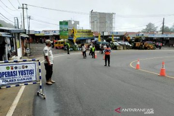 Pemkab bersama Polres Cianjur dirikan delapan posko penyekatan