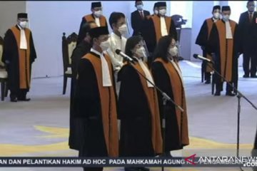 Ketua Mahkamah Agung lantik tiga hakim ad hoc