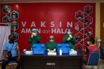 Vaksinasi COVID-19 Pedagang Pasar Kota Madiun