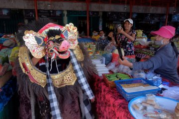 Tradisi Ngelawang rangkaian Hari Raya Galungan