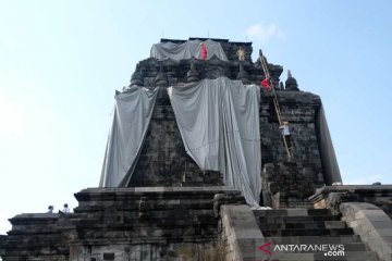 Balai Konservasi Borobudur lepas terpal penutup Candi Mendut