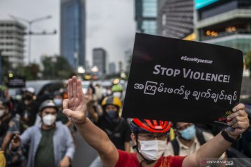 Aksi Gowes untuk Demokrasi di Myanmar