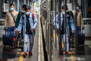 Mudik lebih awal di Stasiun Pasar Senen