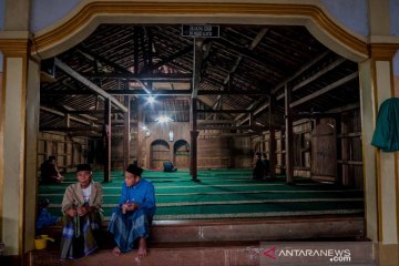 Masjid kayu berusia lebih dari 400 tahun di Pandeglang
