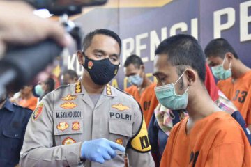 Polresta Cirebon ungkap kasus prostitusi daring modus pijat plus-plus