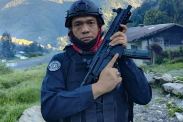 Aparat gabungan TNI/Polri buru teroris KKB di Ilaga