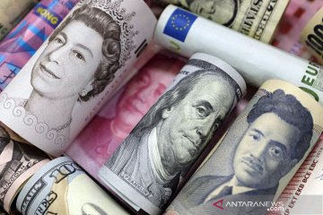 Dolar bertahan dekat level tertinggi tiga minggu di perdagangan Asia