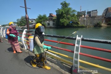 Srikandi Relawan Bencana Berkebaya