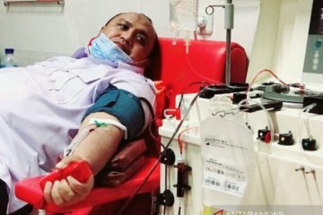 Ketua DPRD Kota Bogor donor plasma konvalesen bantu pasien COVID-19