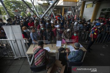 Antrean tes GeNose di Pelabuhan Tanjung Priok