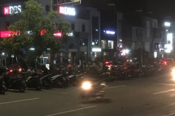 Puluhan sepeda motor parkir lagi di depan MOI pascapenertiban