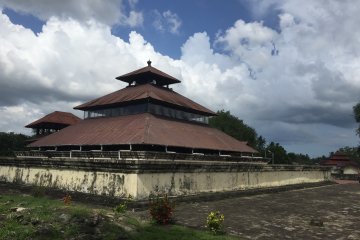 Ibadah di Masjid Tua Indrapuri Aceh, peninggalan peradaban Islam