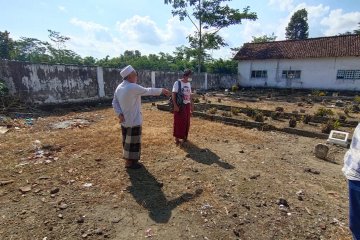 Ketua Lesbumi PBNU dimakamkan di Kediri