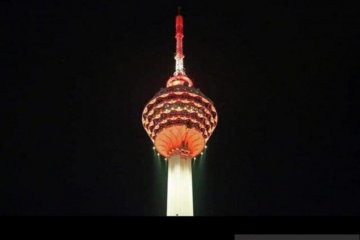 Sejumlah gedung di Malaysia nyalakan lampu merah putih