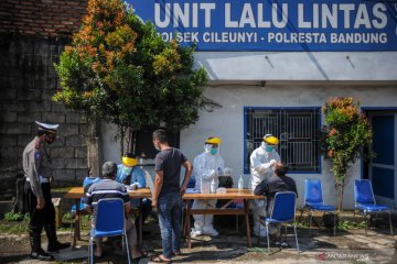 Tes cepat antigen untuk pengendara di Tol Cileunyi