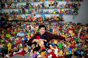 Pria Filipina punya koleksi 20.000 mainan dari restoran siap saji