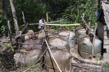 Penutupan Sumur Minyak Ilegal Di Muba