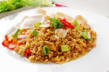 Tips dokter saat terpaksa santap nasi goreng saat sahur