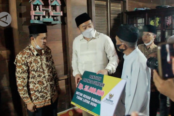 Pemprov Sumbar salurkan ziswaf untuk rumah tidak layak huni