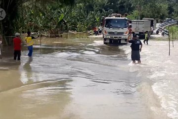 Banjir masih terjadi, Bupati Keerom ancam perambah di TransPapua