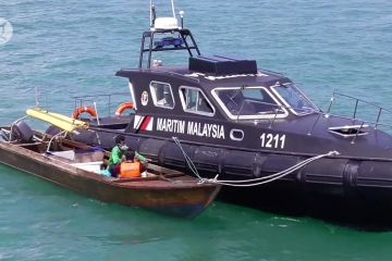 Bakamla jemput dua nelayan yang masuk perairan Malaysia