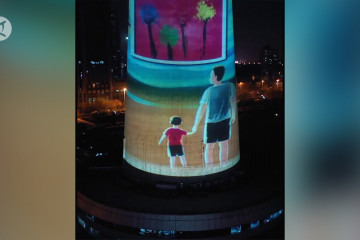 Lukisan karya autis dipamerkan dalam pertunjukan cahaya di Tianjin